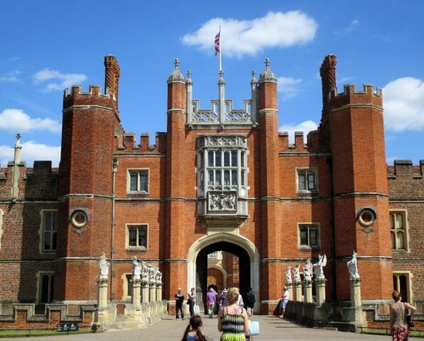 Hampton Court Exterior1 FINAL 1280x1030
